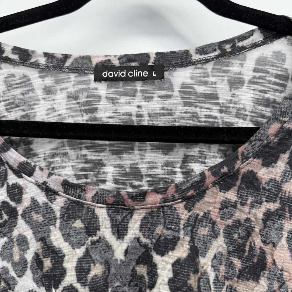 David‎ Cline Shirt Top Womens Large Safari Print Leopard Soft Tunic - Picture 4 of 10